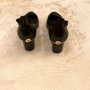 6.5 tory Burch dress shoes